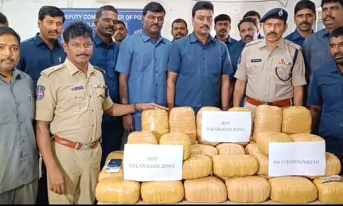 Two arrested for transporting ganja in Chandanagar