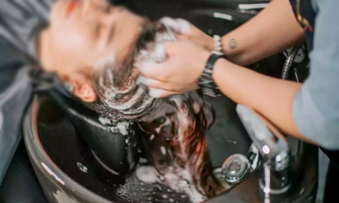 Women suffer hair fall after went Beauty Parlour