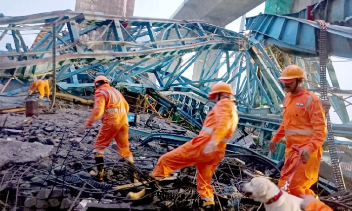  16 people died after girder launching machine collapsed in Thane
