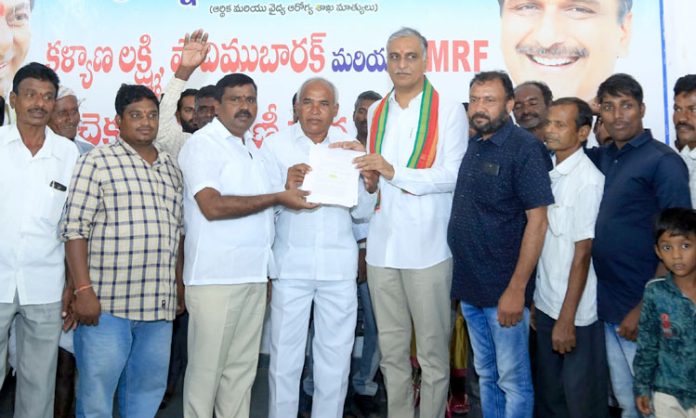 Siddipet People declares support to Harish Rao