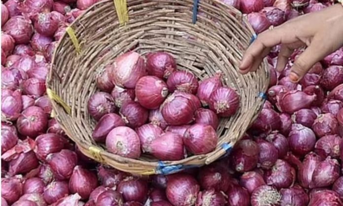 onion prices hike in india