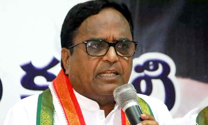 Ponnala Lakshmaiah resigns from Congress party