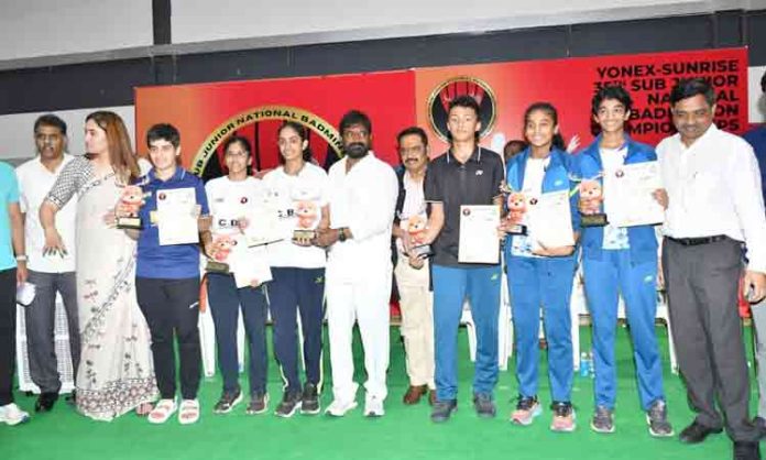 Minister Srinivas Goud congratulated the badminton players
