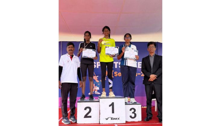 Dia won the under-15 girls' tennis singles title