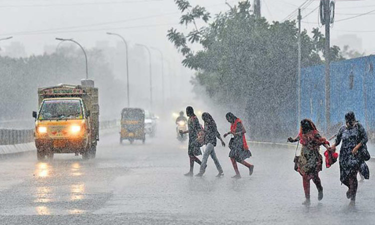 Heavy rain in many parts of Hyderabad