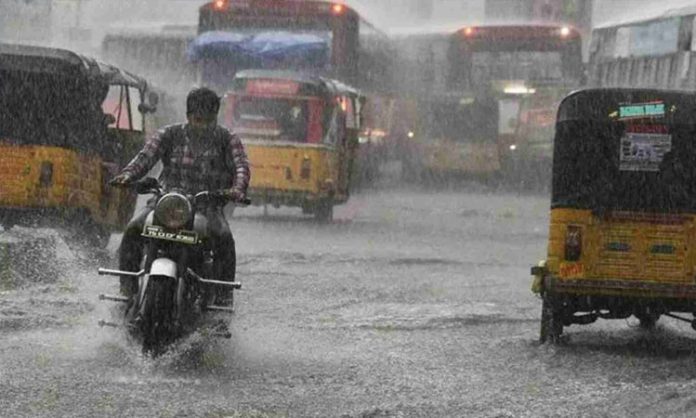 Heavy rain in many parts of Hyderabad