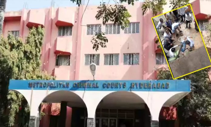 Man Attempts suicide by jumping from Nampally court building
