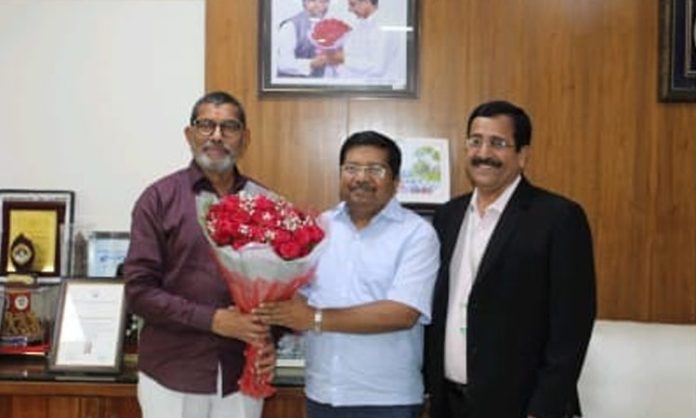 Odisha Minister visits Telangana State Co-operative Bank