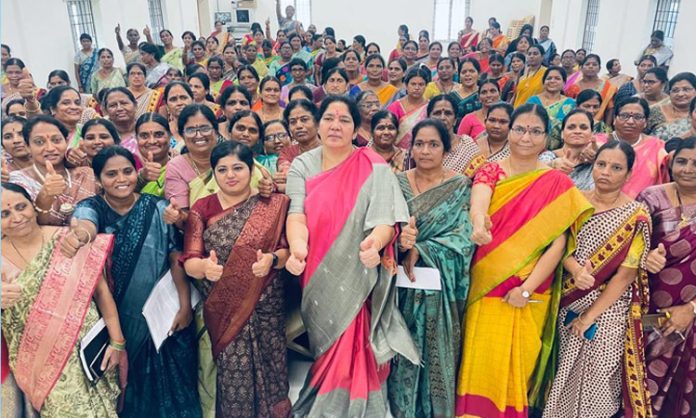 TS Govt Increase Anganwadi Teachers And Helpers Retirement Age