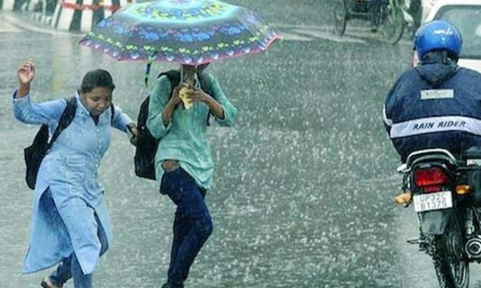 Rain in many parts of Secunderabad