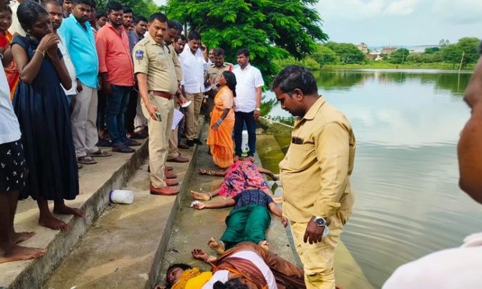 Three died after falling into the pond