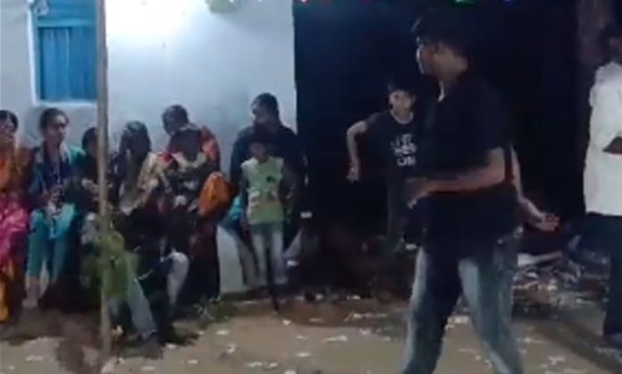 Young man died while dancing at Ganesh Mandapam