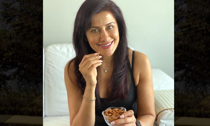 Celebrity Yasmin Karachiwala shares workout tips for Fitness