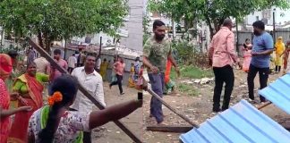 Occupiers Hal Chal in Shamshiguda