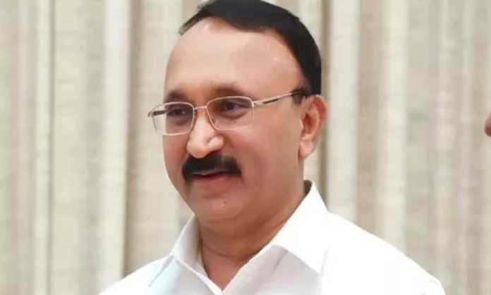 Center should support the families of railway accident victims
