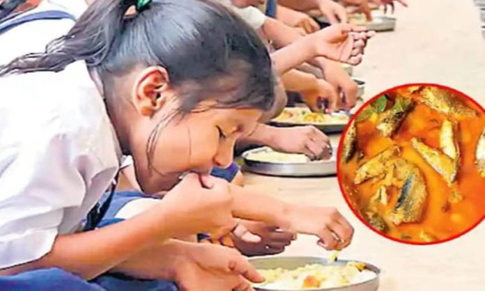 Fish curry at BC Gurukul school