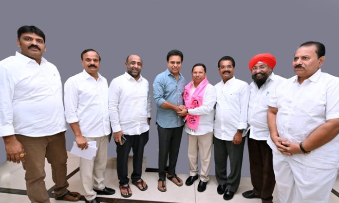 Errasekhar joined BRS in the presence of KTR