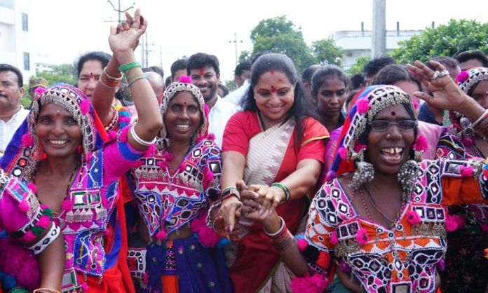 Kalvakunt's poem danced with Banjara women