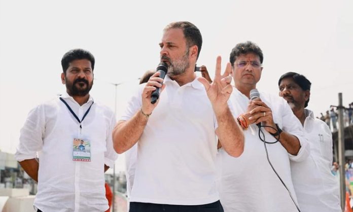 Rahul Gandhi Bus Yatra In Manthani