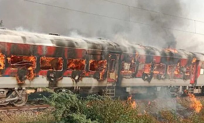 Two coaches of Patalkot Express gutted in Blaze