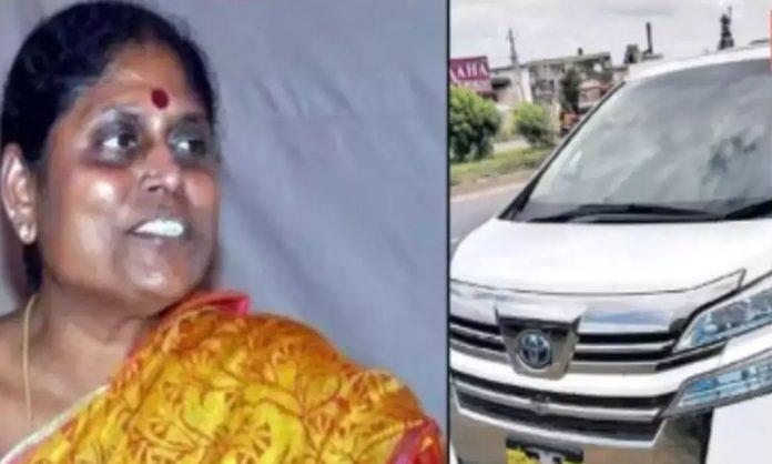 YS vijayamma car accident