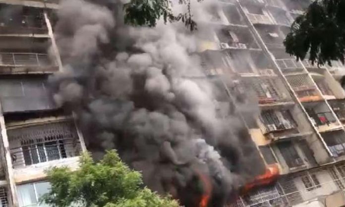 fire accident in Mumbai Veena Santoor building