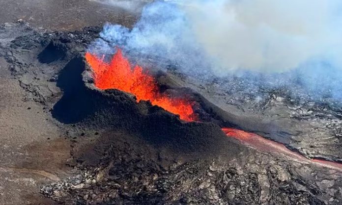 800 tremors in 14 hours in Iceland