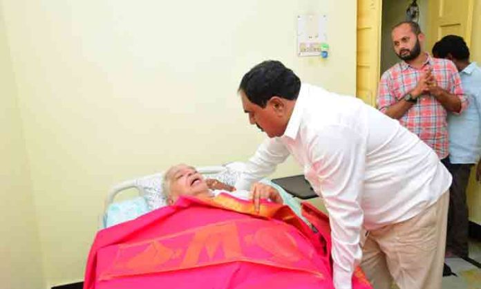 Chukka Ramaiah blesses Minister Errabelli