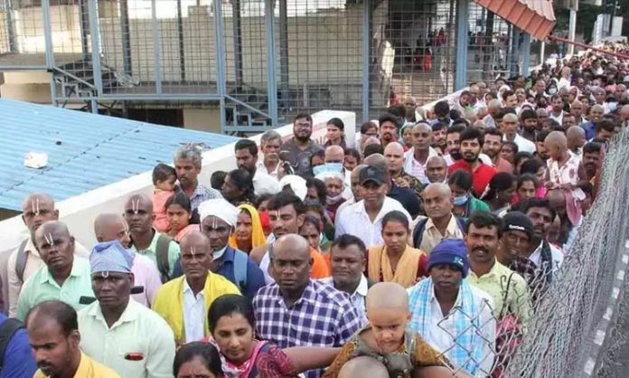 Devotees waiting in 9 compartments at Tirupati