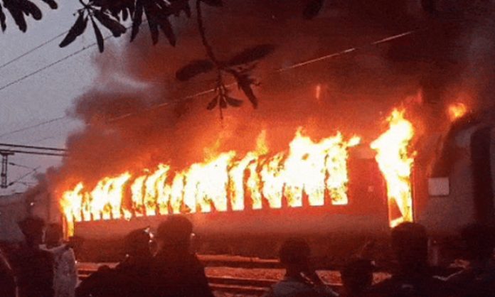 Fire on New Delhi-Darbhanga Superfast Express