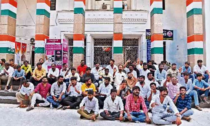 Gandhibhavan turned like battlefield