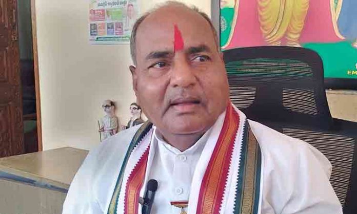 Congress leader Gangaram announced his support for the BRS candidate