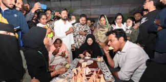Minister KTR appeared in the old city at night