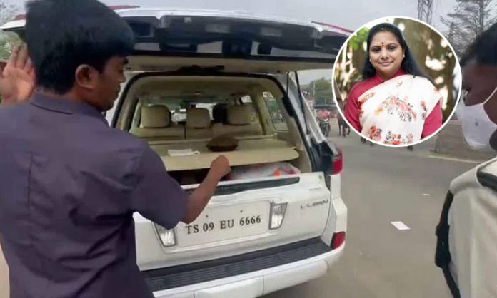 MLC Kavitha Convoy Checked by Police