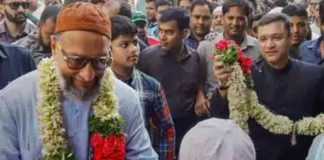 Owaisi Brothers busy with door to door campaign