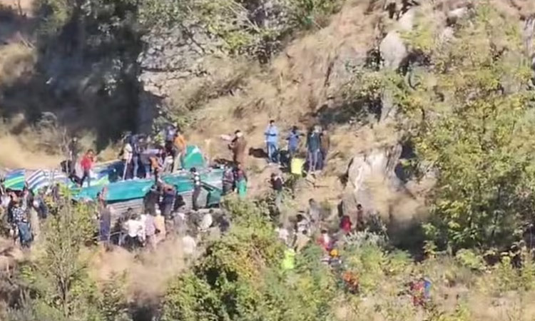 bus fell into a valley in Jammu and Kashmir