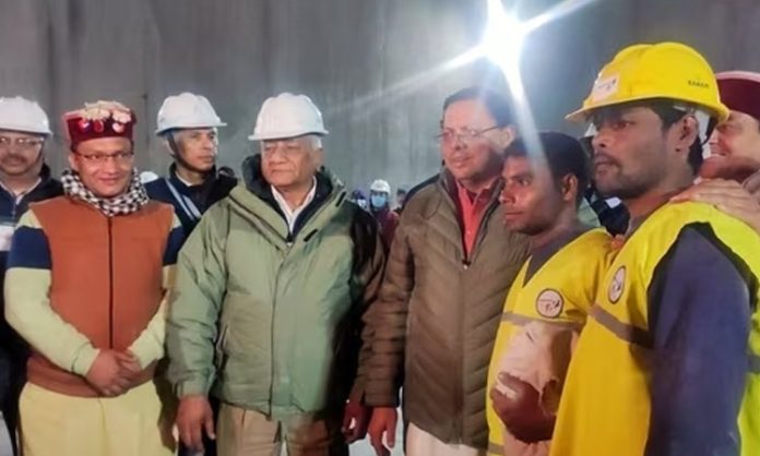 Workers stuck in tunnel in uttarakhand