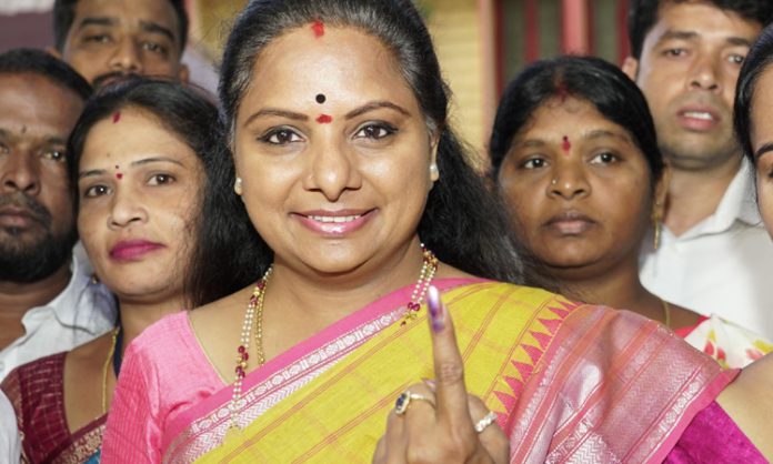 MLC Kavitha Cost Vote in Jublie Hills