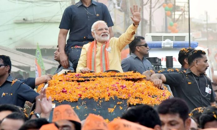 PM Modi Road Show in Hyderabad on Nov 27