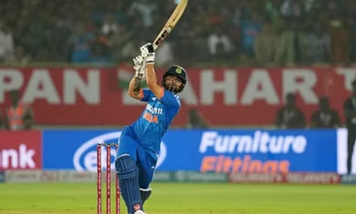 Rinku Singh six in Ind vs Aus