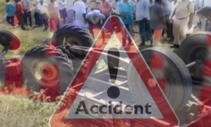 Tractor accident in Rahul Gandhi Meeting