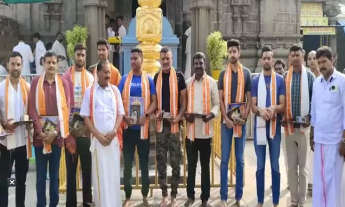 Team India players visiting Simhachalam Simhadri Appanna