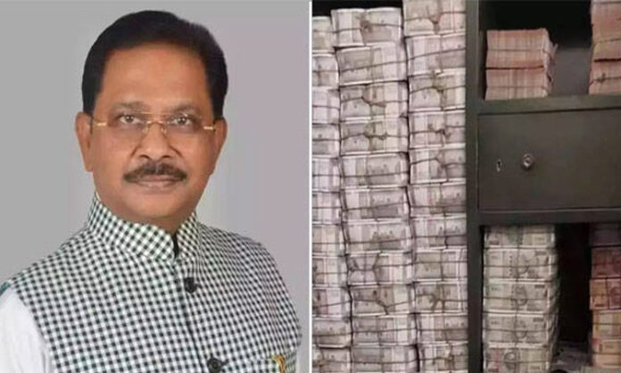 Cash belongs to family Says MP Dhiraj Sahu