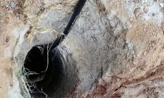 Four-year-old girl falls into borewell in Madhya Pradesh