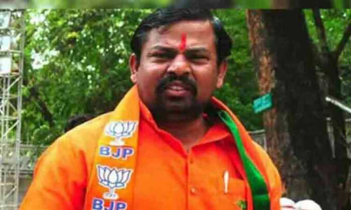 Will not take oath in presence of Akbaruddin: Rajasingh