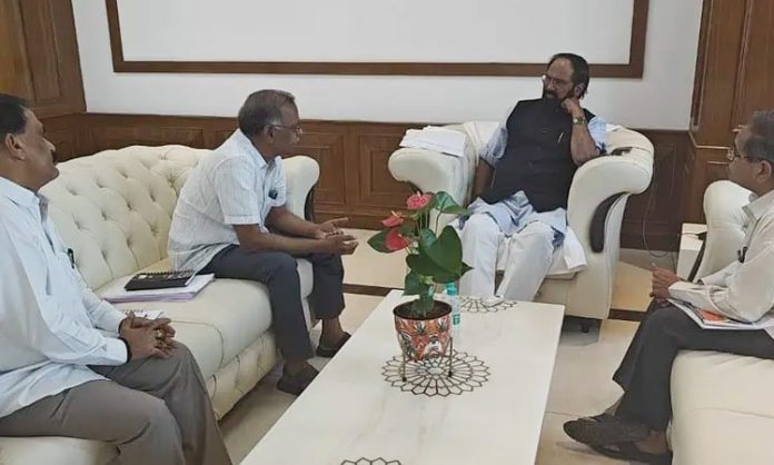 Uttam meets officials after Telangana CM orders probe