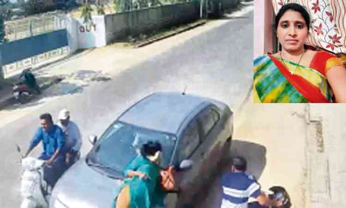 Excise CI Son hit a woman with car and killed her