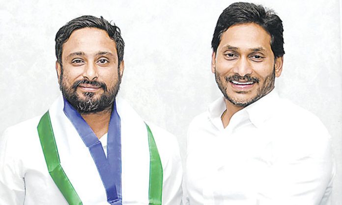 YSP candidate Ambati Rayudu contest from Guntur