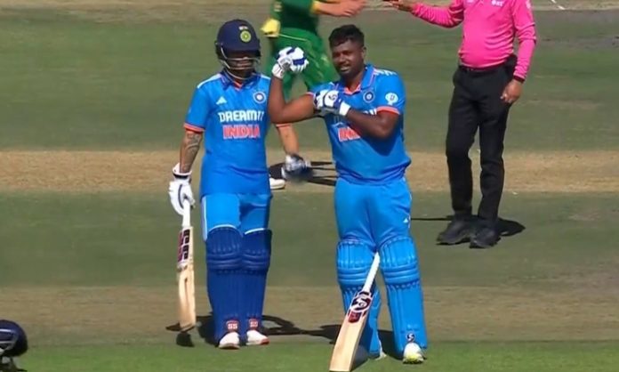 IND vs SA 3rd ODI: India Set Target 297 Runs