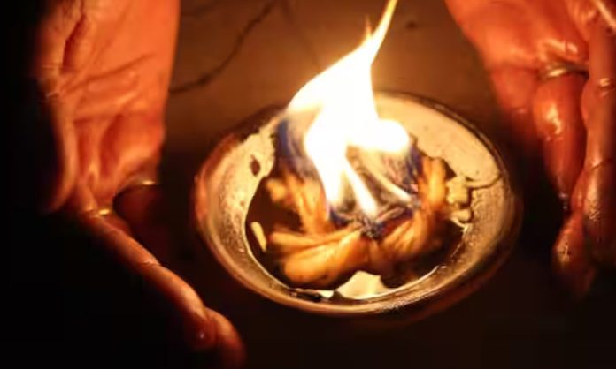 A huge earthen lamp in Ayodhya